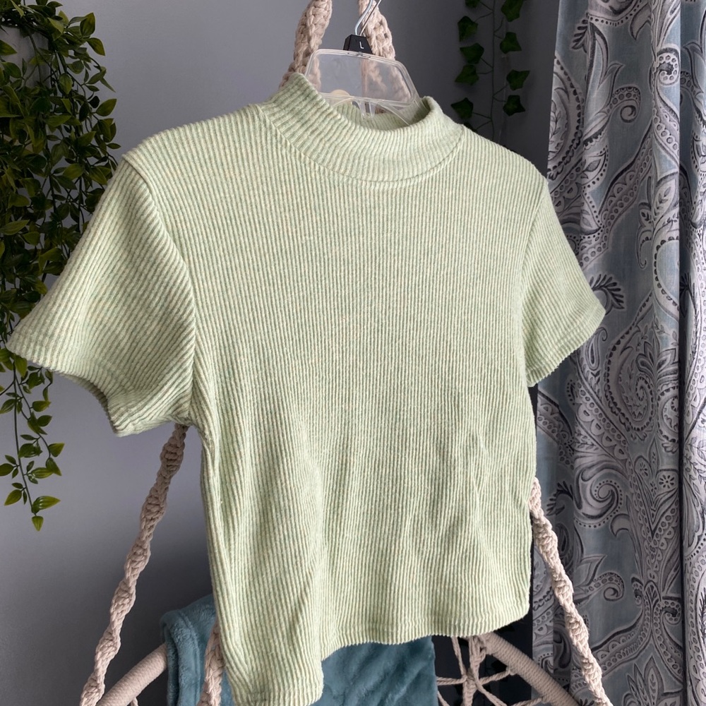 Forever 21 Light Green Ribbed Short Sleeve Top